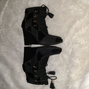 Mark Size 6 Black Wedge Booties